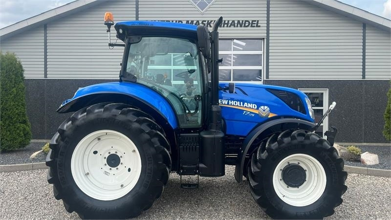 Лизинг на New Holland T7.175 RangeCommand med frontlift. Meget velholdt  New Holland T7.175 RangeCommand med frontlift. Meget velholdt: снимка 9