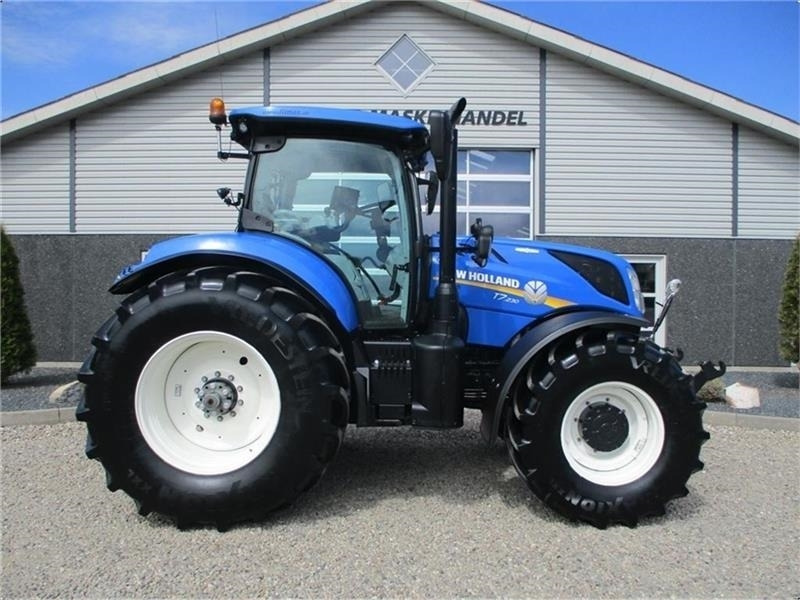 New Holland T7.230 AutoCommand, meget velholdt traktor - Трактор: снимка 2 New Holland T7.230 AutoCommand, meget velholdt traktor - Трактор: снимка 2