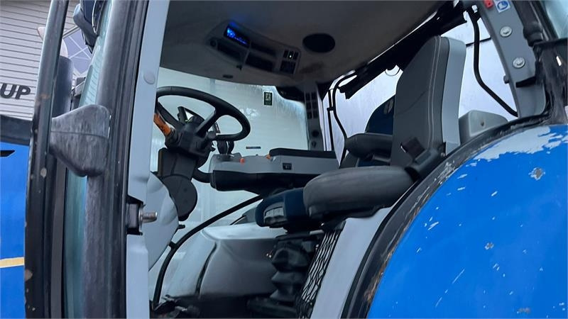 New Holland T7.230 Autocommand med frontlift og nye bagdæk er - Трактор: снимка 3 New Holland T7.230 Autocommand med frontlift og nye bagdæk er - Трактор: снимка 3