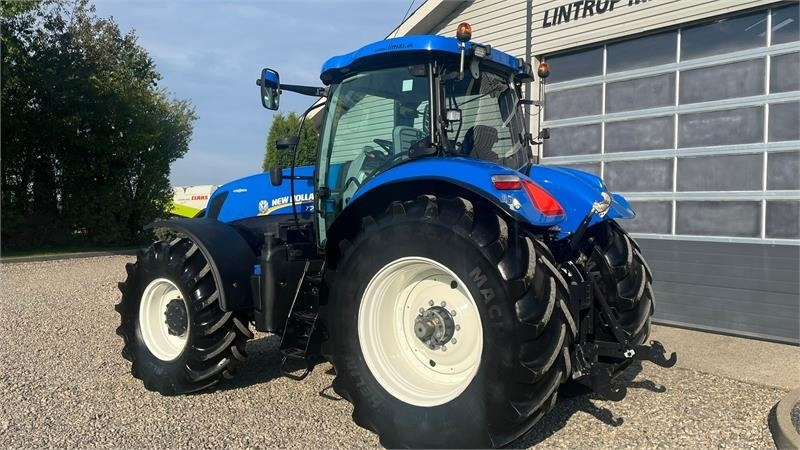 New Holland T7.270 AutoCommand med frontlift - Трактор: снимка 3 New Holland T7.270 AutoCommand med frontlift - Трактор: снимка 3