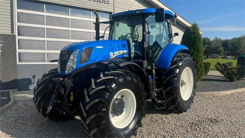 New Holland T7.270 AutoCommand med frontlift - Трактор: снимка 2 New Holland T7.270 AutoCommand med frontlift - Трактор: снимка 2