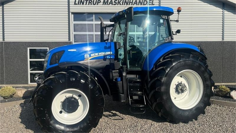 New Holland T7.270 AutoCommand med frontlift - Трактор: снимка 1 New Holland T7.270 AutoCommand med frontlift - Трактор: снимка 1