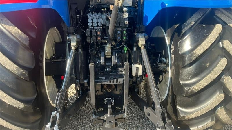 New Holland T7.270 AutoCommand med frontlift - Трактор: снимка 5 New Holland T7.270 AutoCommand med frontlift - Трактор: снимка 5