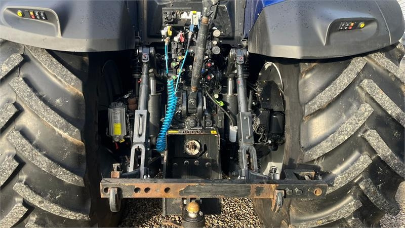 New Holland T7.315 HD New Gen BluePower med frontlift og front - Трактор: снимка 5 New Holland T7.315 HD New Gen BluePower med frontlift og front - Трактор: снимка 5