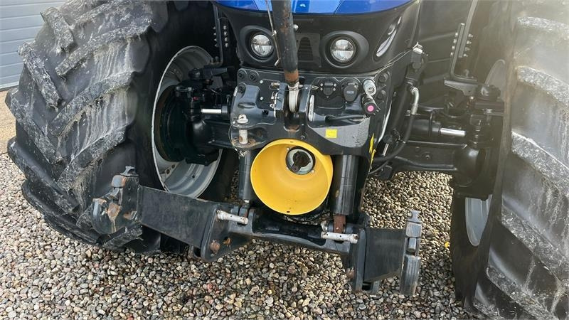 New Holland T7.315 HD New Gen BluePower med frontlift og front - Трактор: снимка 4 New Holland T7.315 HD New Gen BluePower med frontlift og front - Трактор: снимка 4