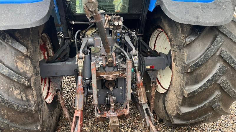 New Holland TM150 Med frontlift - Трактор: снимка 4 New Holland TM150 Med frontlift - Трактор: снимка 4