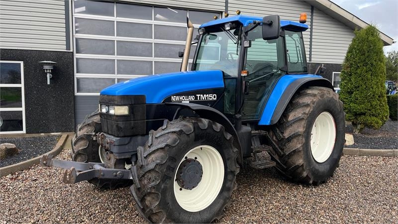 New Holland TM150 Med frontlift - Трактор: снимка 2 New Holland TM150 Med frontlift - Трактор: снимка 2