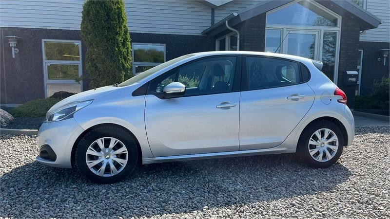 Peugeot 208 1,6 BlueHDi 100 Active Van 5d. NYSYNET og KUN - Микробус, Пътнически бус: снимка 1 Peugeot 208 1,6 BlueHDi 100 Active Van 5d. NYSYNET og KUN - Микробус, Пътнически бус: снимка 1