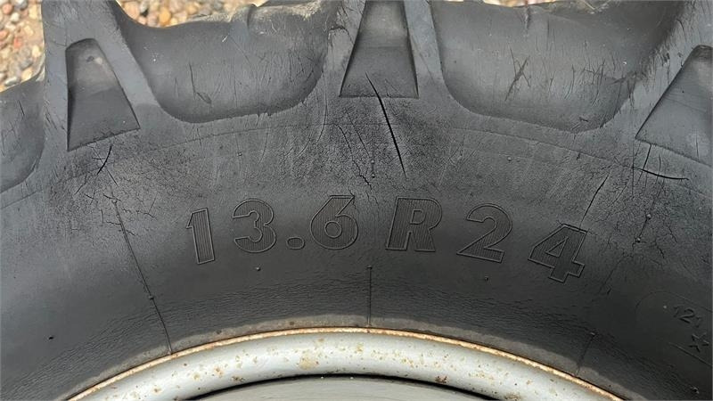 Schaad 13.6R24 Med ring og 4 låse - Гума за Селскостопанска техника: снимка 2 Schaad 13.6R24 Med ring og 4 låse - Гума за Селскостопанска техника: снимка 2