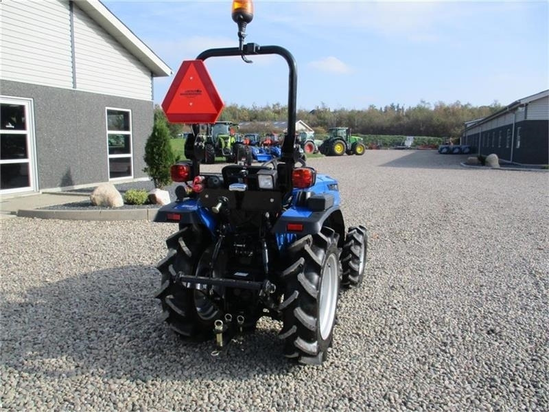 Solis 26 6+2 Gearmaskine. Standardhjul og servostyrring - Трактор за комунални дейности: снимка 5 Solis 26 6+2 Gearmaskine. Standardhjul og servostyrring - Трактор за комунални дейности: снимка 5