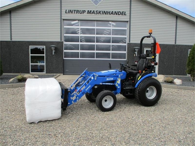 Solis 26 HST med fuldhydraulisk frontlæsser på - Малък трактор: снимка 1 Solis 26 HST med fuldhydraulisk frontlæsser på - Малък трактор: снимка 1