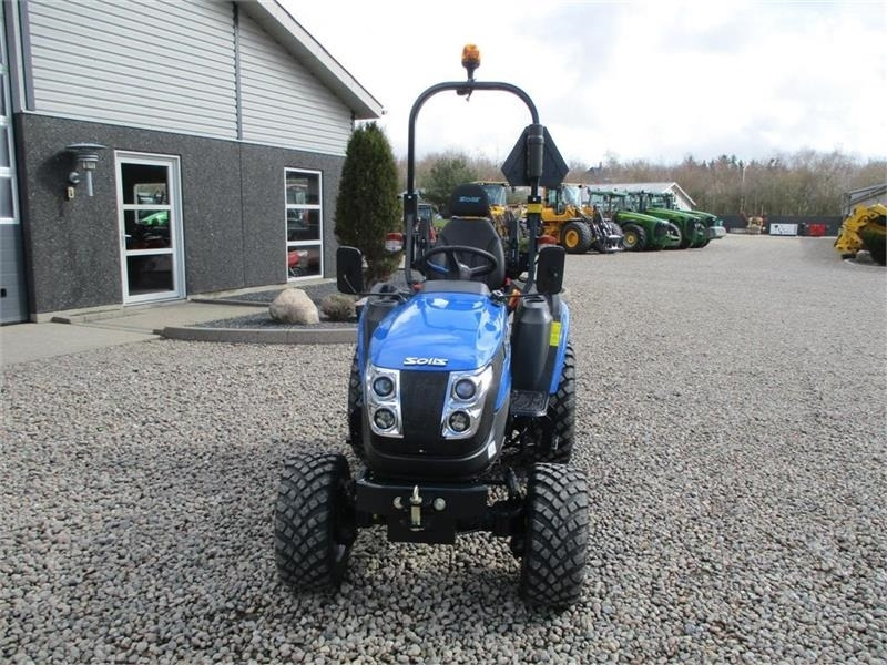Solis H26 HST Garden Pro Dæk - Трактор за комунални дейности: снимка 4 Solis H26 HST Garden Pro Dæk - Трактор за комунални дейности: снимка 4