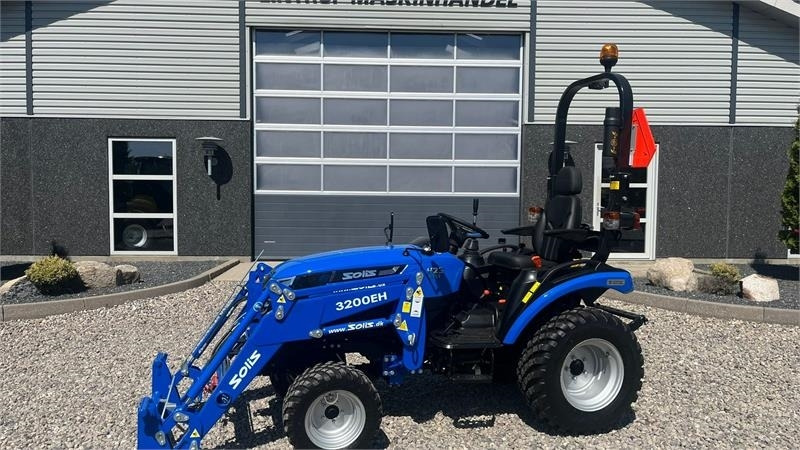 Solis H26 HST Med Frontlæsser og GardenPro dæk - Трактор: снимка 1 Solis H26 HST Med Frontlæsser og GardenPro dæk - Трактор: снимка 1