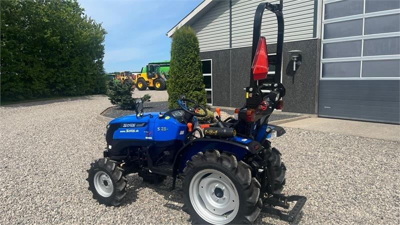 Solis S26 6+2 gearmaskine med servostyring - Трактор за комунални дейности: снимка 3 Solis S26 6+2 gearmaskine med servostyring - Трактор за комунални дейности: снимка 3