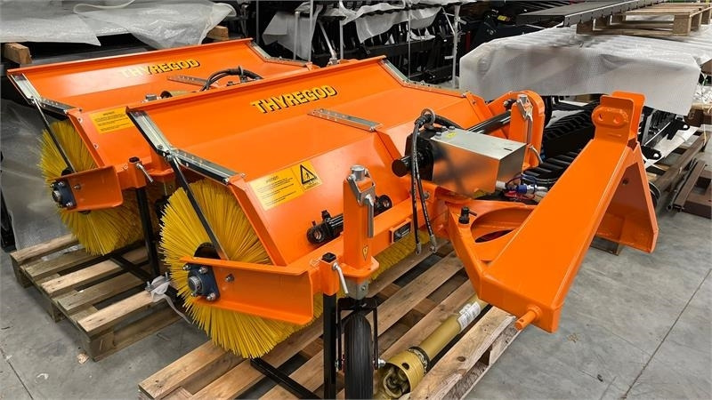 Thyregod TK 1600 PTO, med hydraulisk sving. - Четка: снимка 2 Thyregod TK 1600 PTO, med hydraulisk sving. - Четка: снимка 2