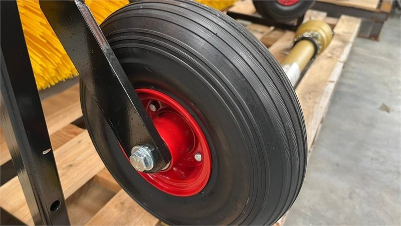 Thyregod TK 1600 PTO, med hydraulisk sving. - Четка: снимка 3 Thyregod TK 1600 PTO, med hydraulisk sving. - Четка: снимка 3