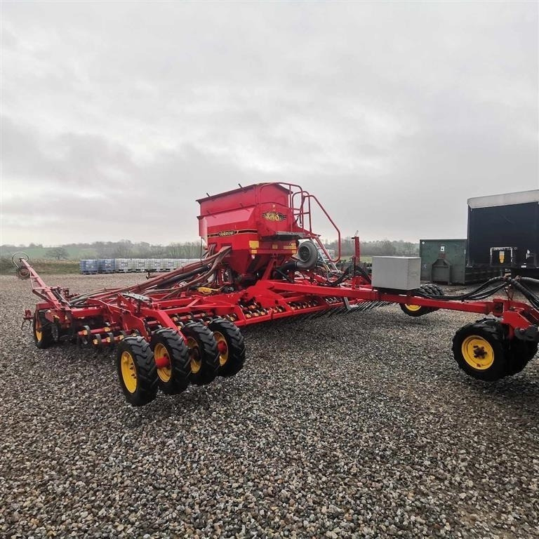 Vaderstad Rapid A800 S med fylde snegl, stor såsæt til små p - Сеялка: снимка 4 Vaderstad Rapid A800 S med fylde snegl, stor såsæt til små p - Сеялка: снимка 4