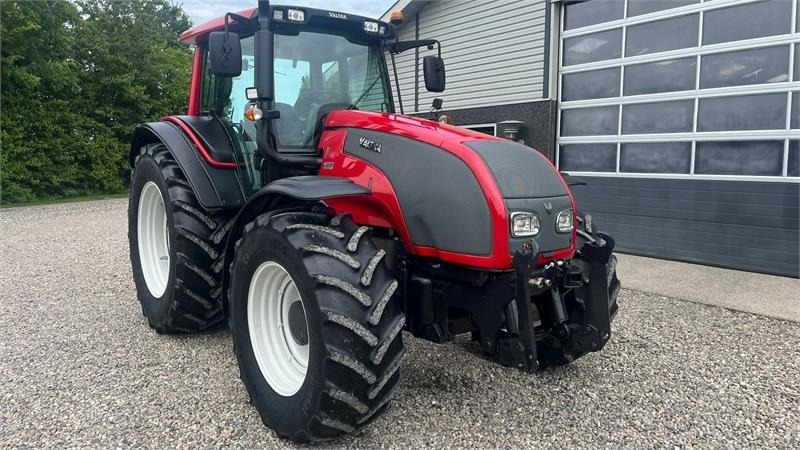 Трактор Valtra T171 Frontlift og fuld affjedring: снимка 20