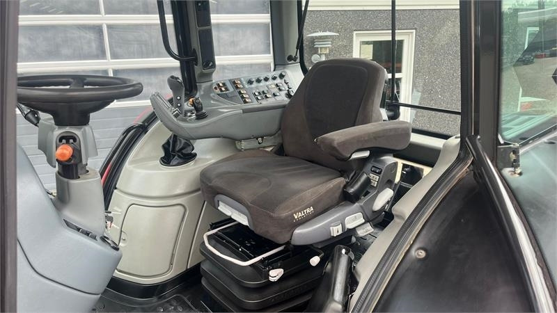 Трактор Valtra T171 Frontlift og fuld affjedring: снимка 7