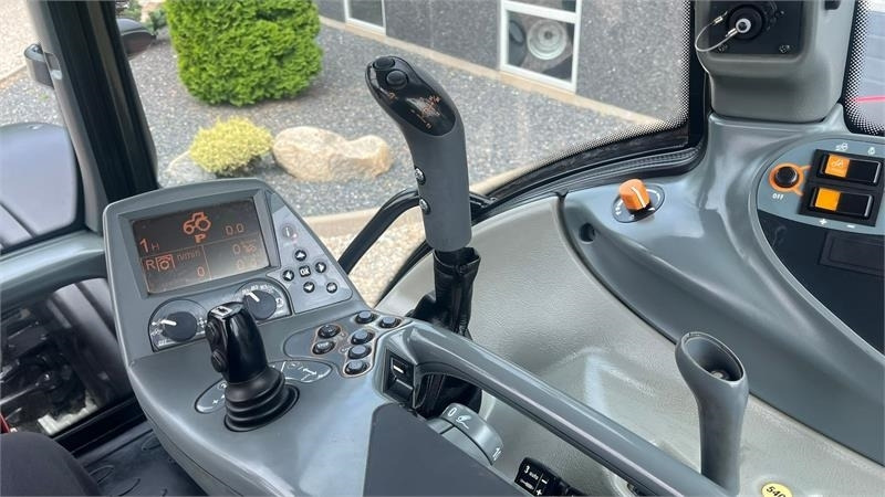 Трактор Valtra T171 Frontlift og fuld affjedring: снимка 9