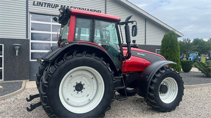 Трактор Valtra T171 Frontlift og fuld affjedring: снимка 16