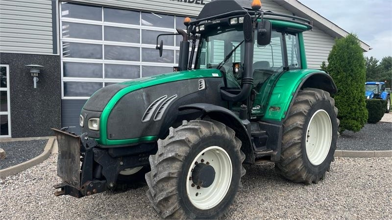 Valtra T202 Direct med skovinddækning og frontlift - Трактор: снимка 2 Valtra T202 Direct med skovinddækning og frontlift - Трактор: снимка 2