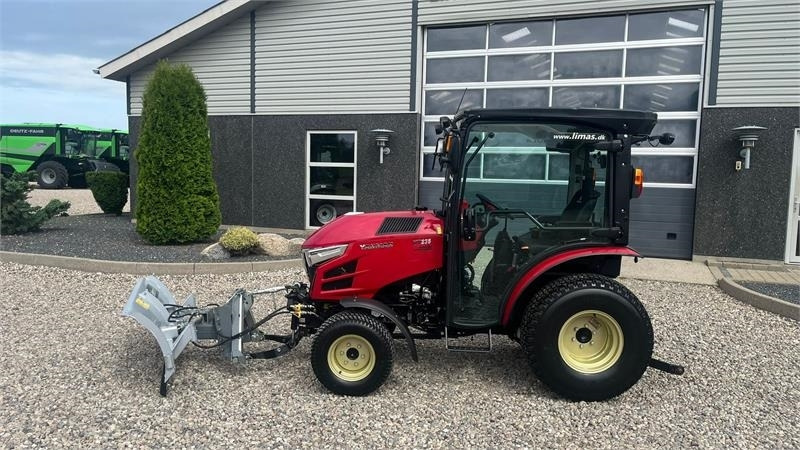Трактор за комунални дейности Yanmar YT 235H 4WD Snow Edition med sneplov og spreder: снимка 13