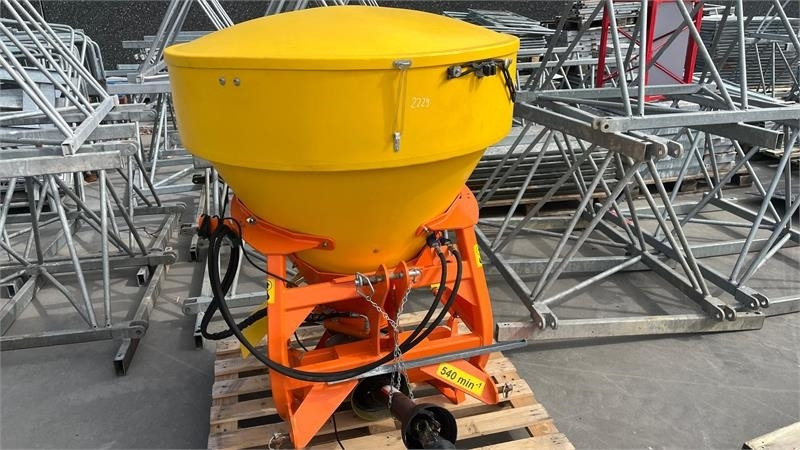 Трактор за комунални дейности Yanmar YT 235H 4WD Snow Edition med sneplov og spreder: снимка 10