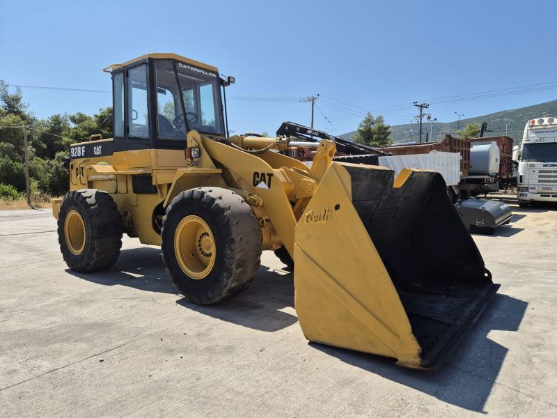 Caterpillar CAT 928F - Колесен товарач: снимка 5 Caterpillar CAT 928F - Колесен товарач: снимка 5