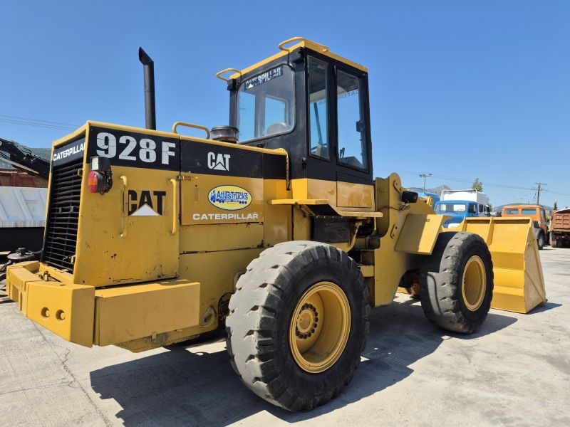 Caterpillar CAT 928F - Колесен товарач: снимка 1 Caterpillar CAT 928F - Колесен товарач: снимка 1