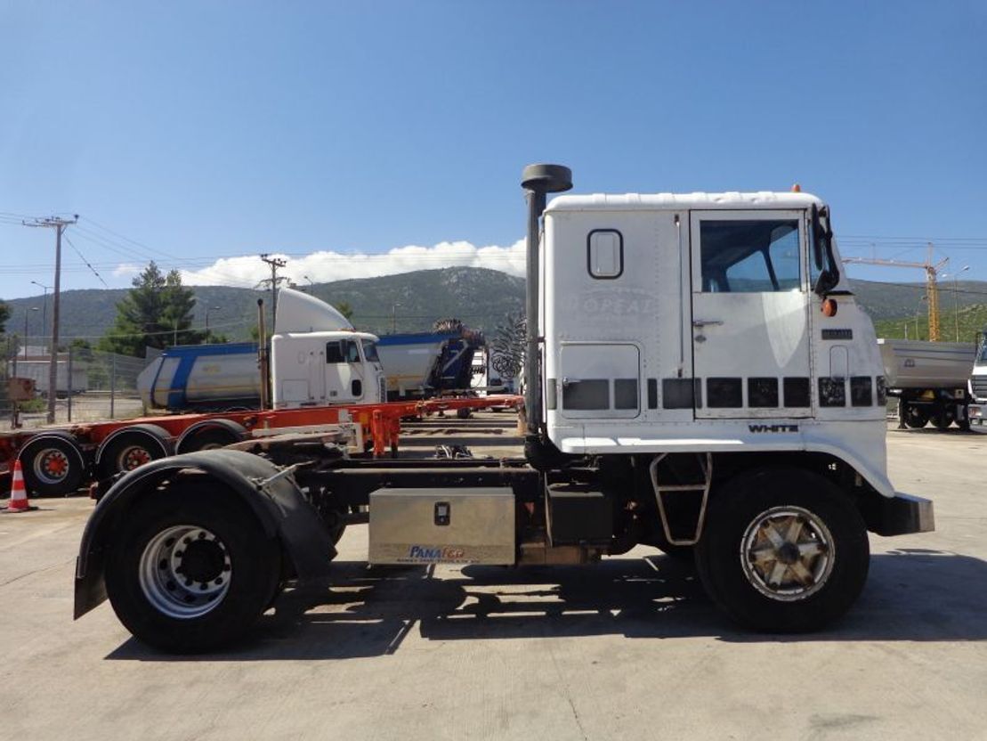 Влекач White WHITE (4X2) TYPE : RC 42B 06: снимка 6