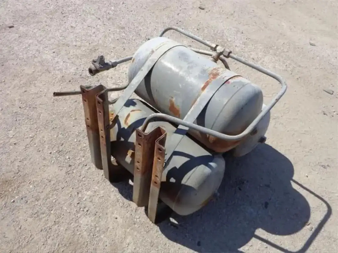 Volvo Airtanks From Volvo F88-F89 - Части на спирачната система за Камион: снимка 4 Volvo Airtanks From Volvo F88-F89 - Части на спирачната система за Камион: снимка 4