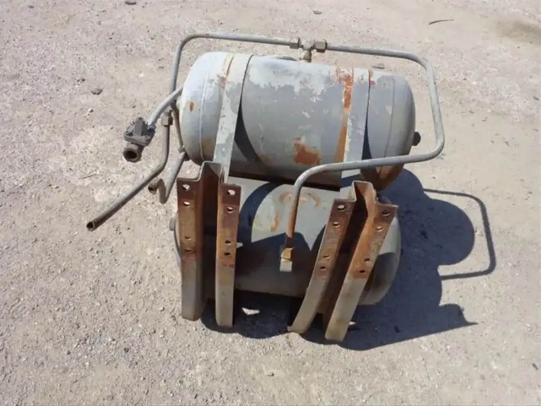 Volvo Airtanks From Volvo F88-F89 - Части на спирачната система за Камион: снимка 5 Volvo Airtanks From Volvo F88-F89 - Части на спирачната система за Камион: снимка 5