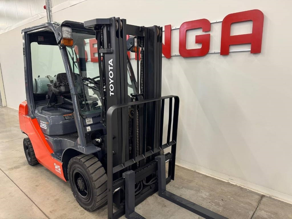 Toyota 10773 06-8FG25F - Газокар: снимка 1 Toyota 10773 06-8FG25F - Газокар: снимка 1