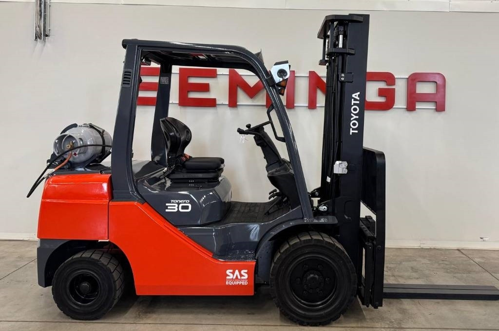 Toyota 10851 - 8FGF30 - Газокар: снимка 2 Toyota 10851 - 8FGF30 - Газокар: снимка 2