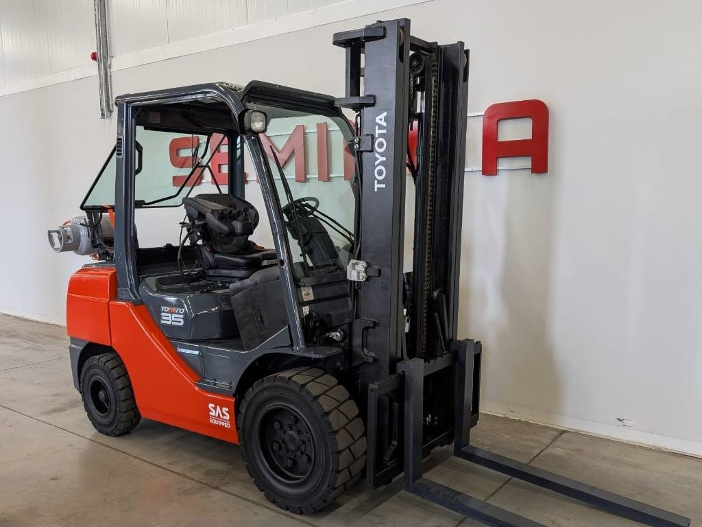 Toyota 10852 02-8FGJF35 - Газокар: снимка 1 Toyota 10852 02-8FGJF35 - Газокар: снимка 1