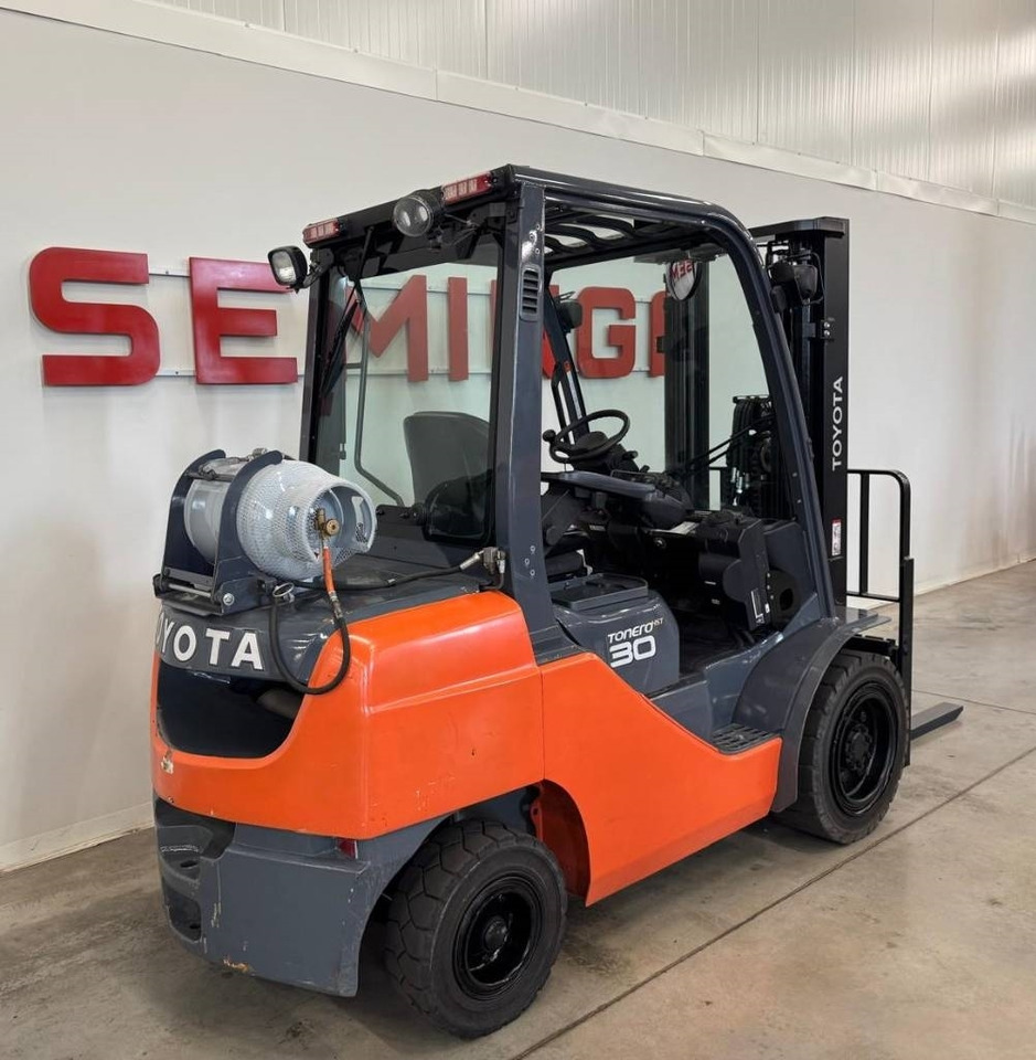 Toyota 10949 06-8FG30F - Газокар: снимка 3 Toyota 10949 06-8FG30F - Газокар: снимка 3