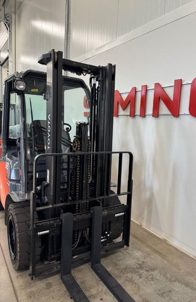 Toyota 10949 06-8FG30F - Газокар: снимка 4 Toyota 10949 06-8FG30F - Газокар: снимка 4