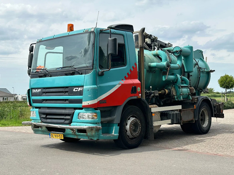 DAF CF 75.250 WITH RAVO KZ7082/150 VACUUM / CHANNEL CLEANER - Каналопочистваща машина: снимка 3 DAF CF 75.250 WITH RAVO KZ7082/150 VACUUM / CHANNEL CLEANER - Каналопочистваща машина: снимка 3