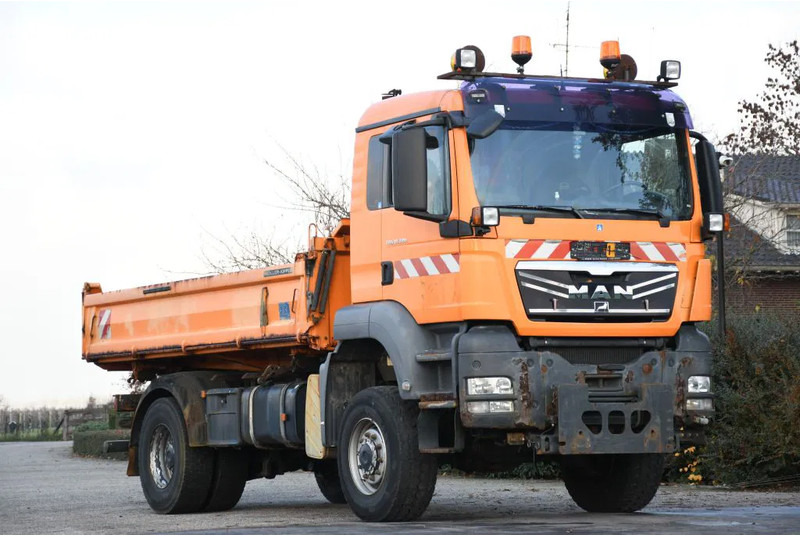 MAN TGS 18.320 AK!!4X4!! KIPPER MEILLER!!KOMMUNAL LKW!!KLIMA - Самосвал камион: снимка 2 MAN TGS 18.320 AK!!4X4!! KIPPER MEILLER!!KOMMUNAL LKW!!KLIMA - Самосвал камион: снимка 2