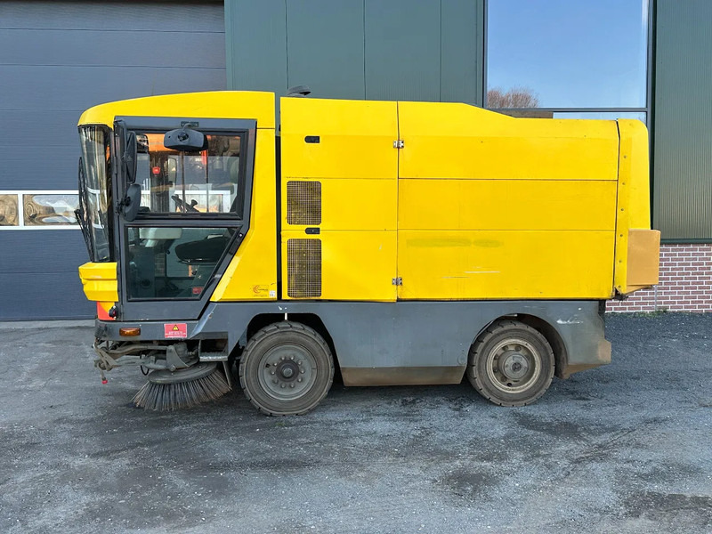Ravo 530 VEEGMACHINE/SWEEPER!! - Мотометачна машина: снимка 2 Ravo 530 VEEGMACHINE/SWEEPER!! - Мотометачна машина: снимка 2