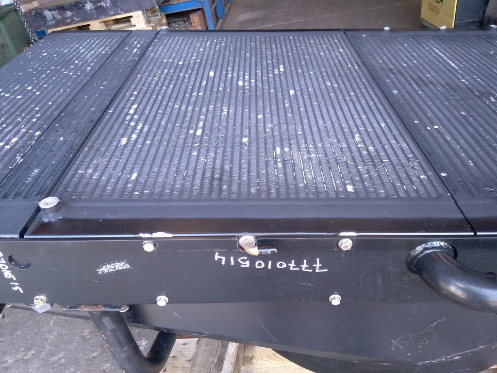 Bomag BM1000-35 - - Маслен охладител за Строителна техника: снимка 1 Bomag BM1000-35 - - Маслен охладител за Строителна техника: снимка 1