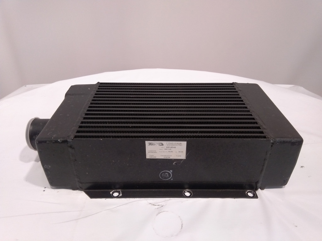 Case 6914940 - Интеркулер за Строителна техника: снимка 1 Case 6914940 - Интеркулер за Строителна техника: снимка 1