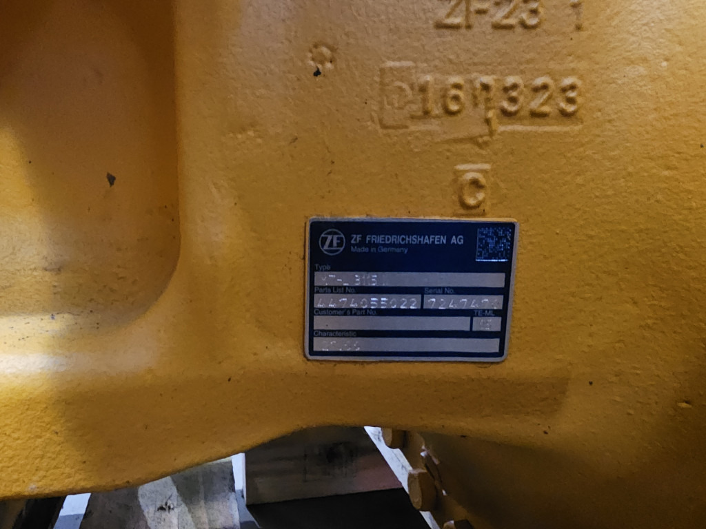 Case 84259022 - Задна ос за Строителна техника: снимка 4 Case 84259022 - Задна ос за Строителна техника: снимка 4