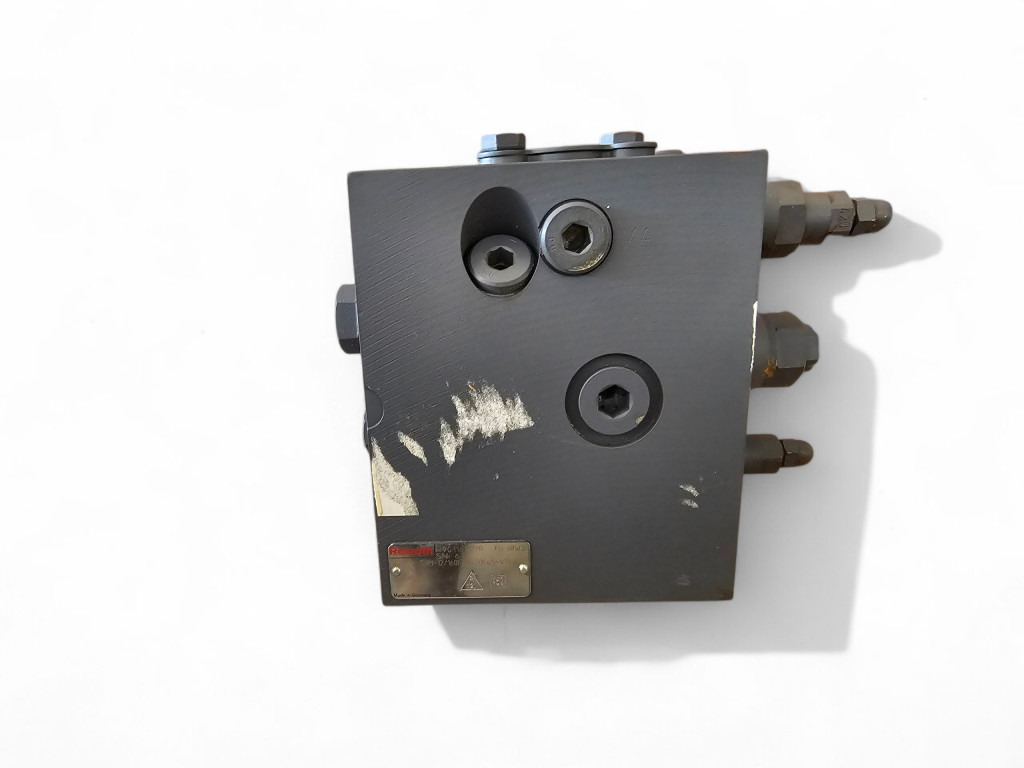 Case ND136679 - 4-9540000178 - Хидравличен клапан за Строителна техника: снимка 1 Case ND136679 - 4-9540000178 - Хидравличен клапан за Строителна техника: снимка 1