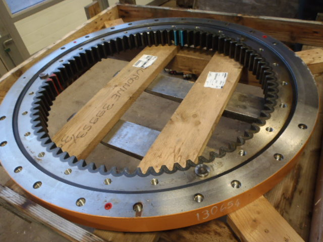 Case V2239943 - P739989 - Въртящ механизъм за Строителна техника: снимка 1 Case V2239943 - P739989 - Въртящ механизъм за Строителна техника: снимка 1