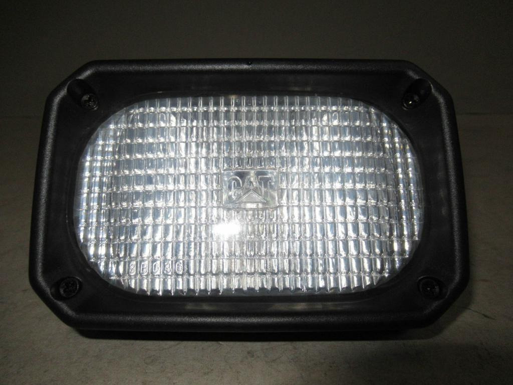 Caterpillar 1097041 - - Светлина/ Осветление за Строителна техника: снимка 1 Caterpillar 1097041 - - Светлина/ Осветление за Строителна техника: снимка 1