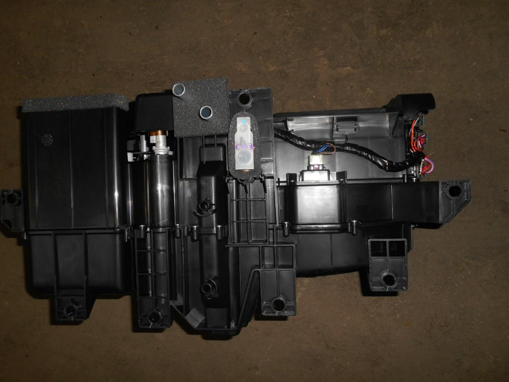 Caterpillar 2299081 - 3168917 - Част от климатичната система за Строителна техника: снимка 3 Caterpillar 2299081 - 3168917 - Част от климатичната система за Строителна техника: снимка 3