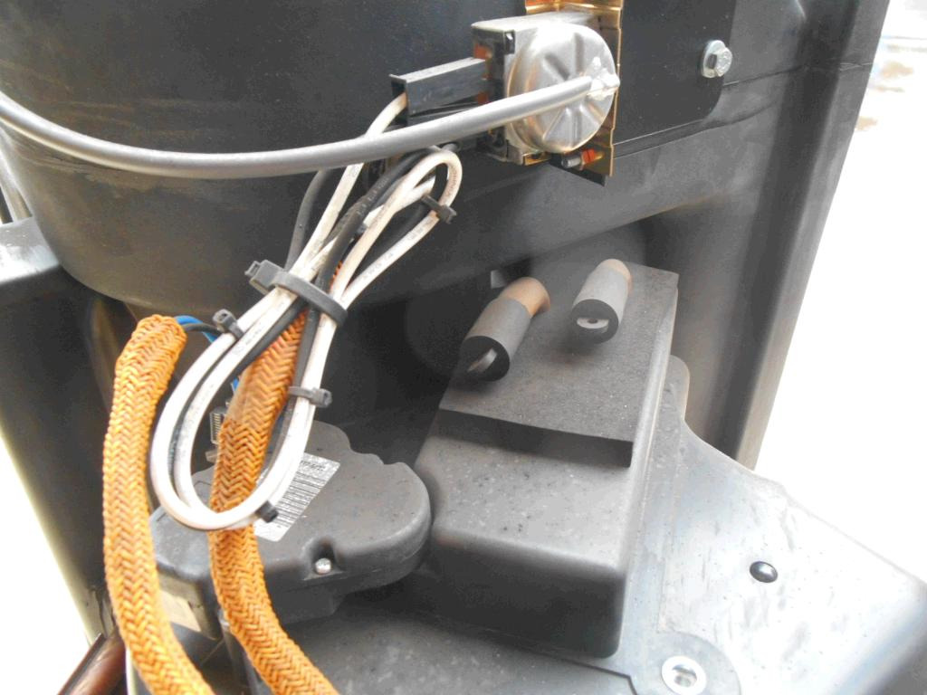 Caterpillar 2763965 - Част от климатичната система за Строителна техника: снимка 5 Caterpillar 2763965 - Част от климатичната система за Строителна техника: снимка 5