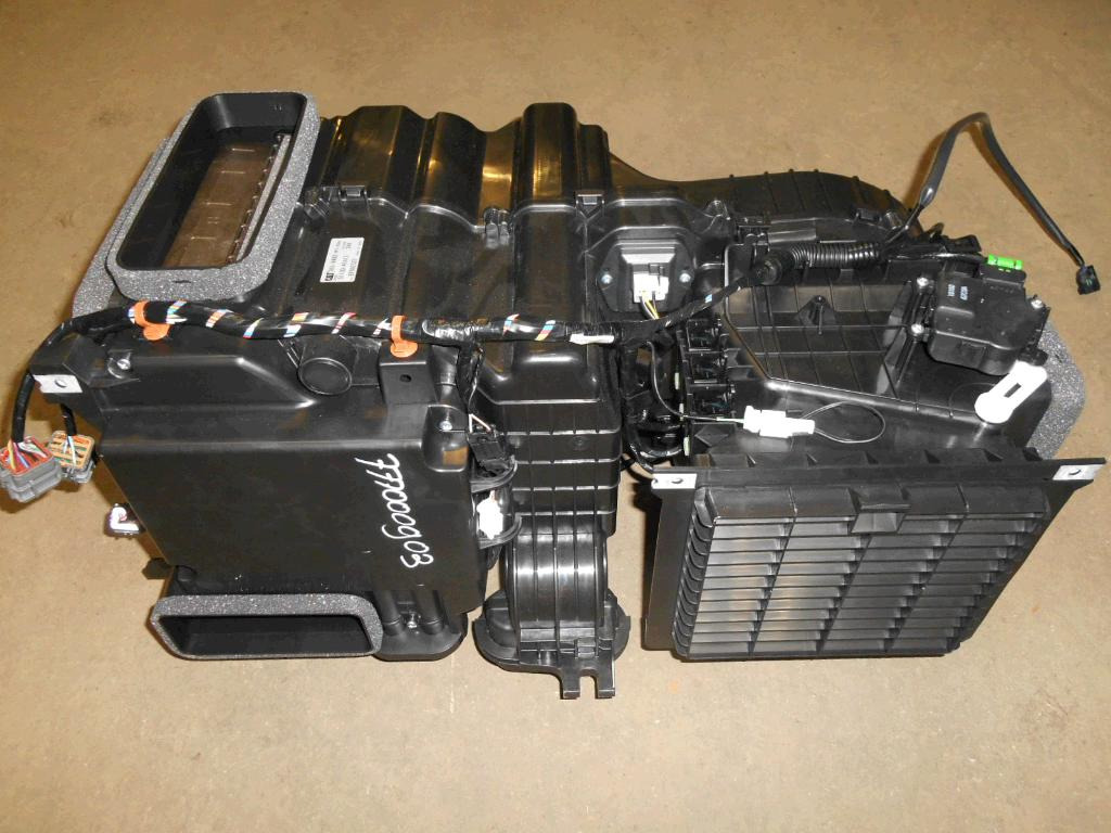 Caterpillar 3639493 - Част от климатичната система за Строителна техника: снимка 1 Caterpillar 3639493 - Част от климатичната система за Строителна техника: снимка 1